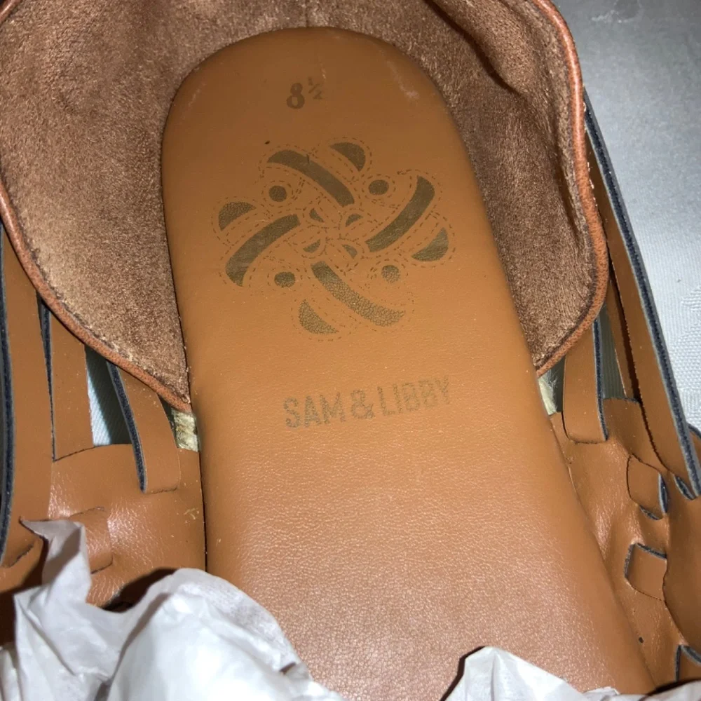Sam & Libby Asha Espadrilles Sz 8.5 Saddle Brown vegan Leather Slip On Sandals